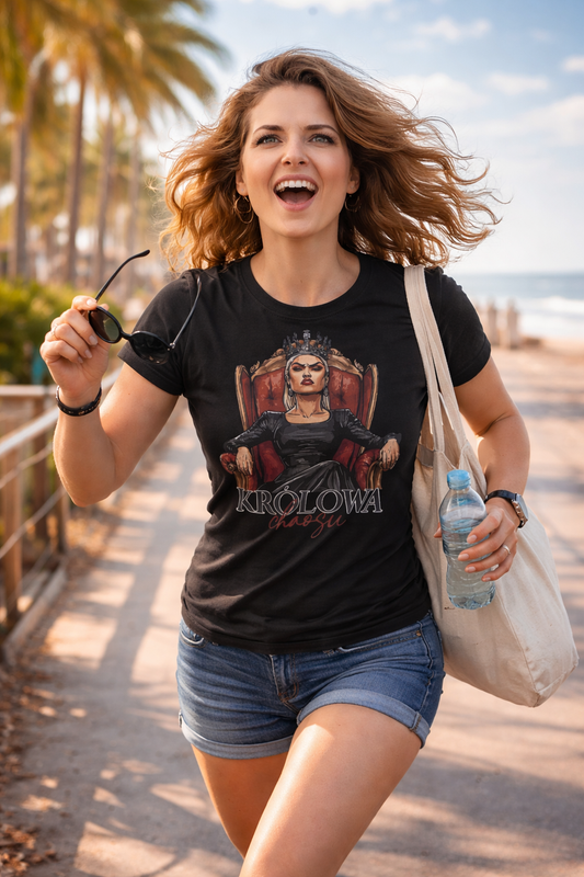 Koszulka Damska „Królowa Chaosu” – Czerń z Charakterem